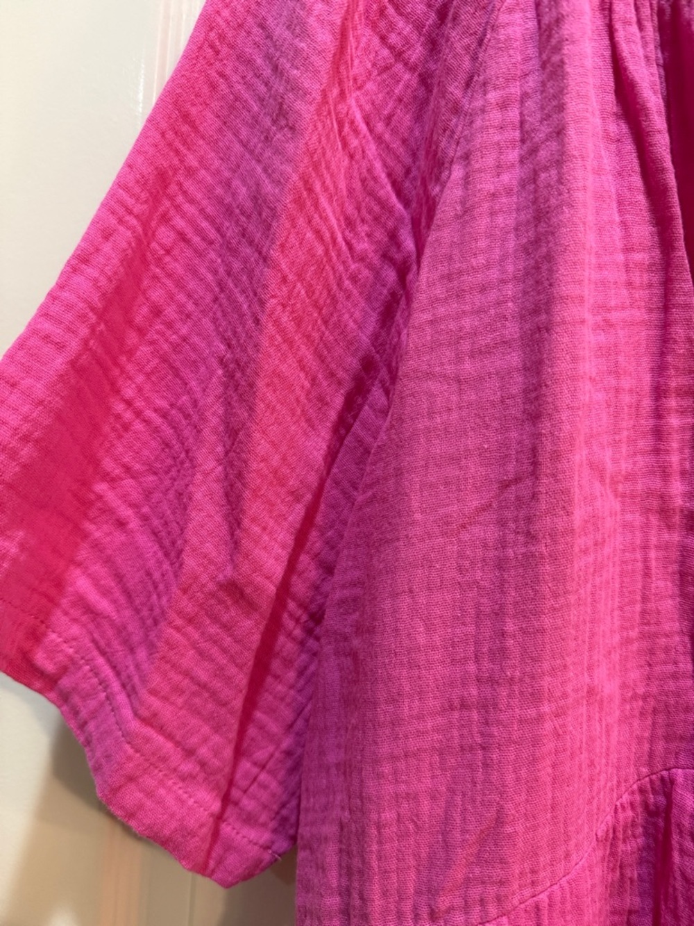 GAP NWT Hot Pink Textured Tiered V-Neck Dress MEDIUM - Picture 3 of 6